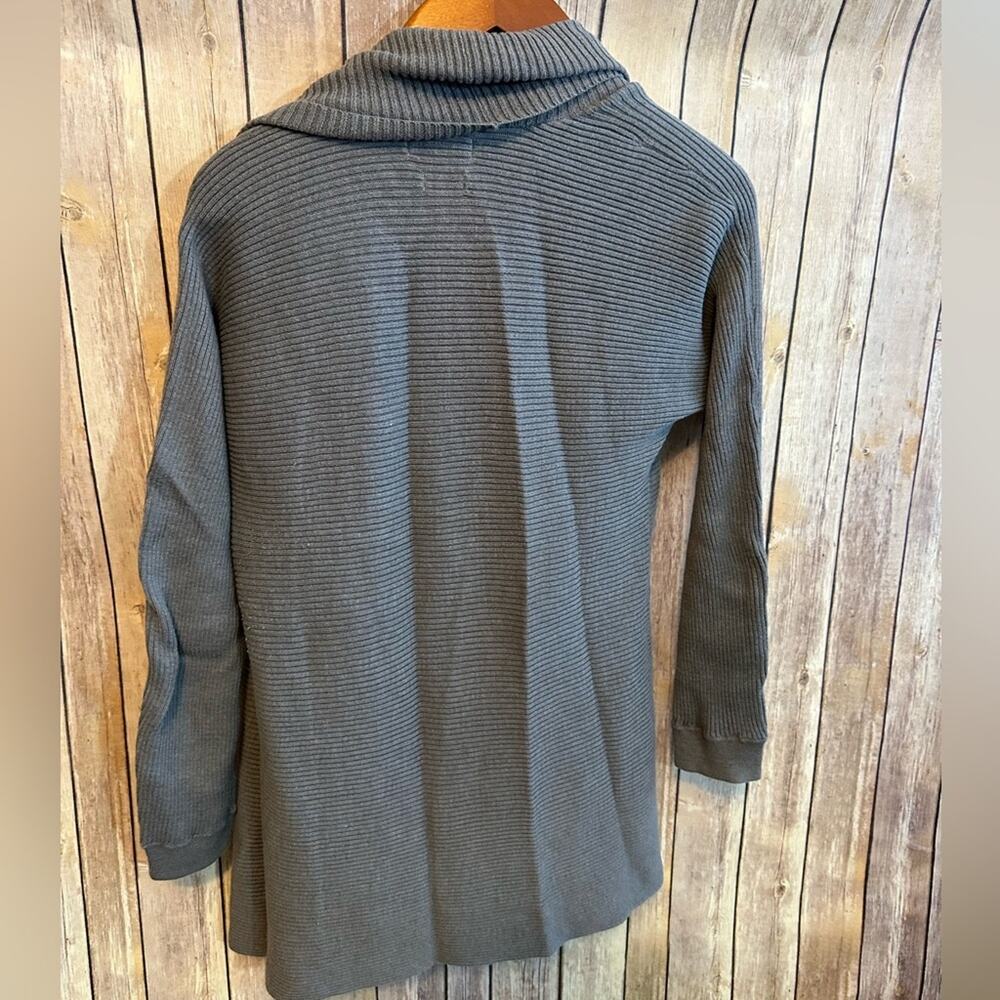 Van Husen, women’s size small cardigan, like new, gray/tan - Picture 4 of 4